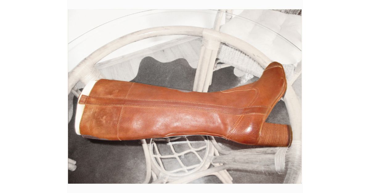 Jak opravit odřené a poškrábané kožené kozačky renovační krém na boty